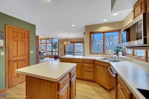 706 Brandonbury Dr, Valparaiso, IN 46383 photo 7