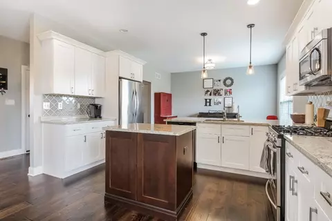 9221 Hibiscus Dr, Saint John, IN 46373 photo 3