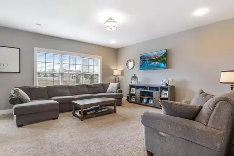 9221 Hibiscus Dr, Saint John, IN 46373 photo 6