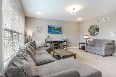 9221 Hibiscus Dr, Saint John, IN 46373 photo 7