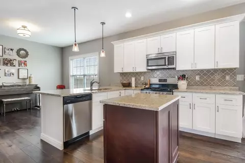 9221 Hibiscus Dr, Saint John, IN 46373 photo 4