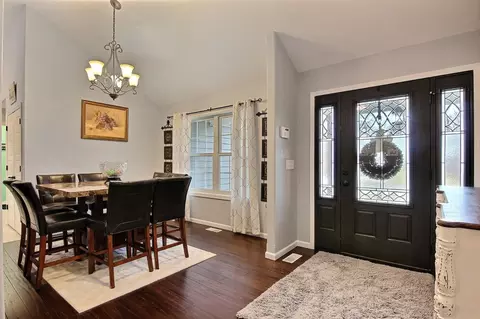 8184 Painted Leaf Dr, De Motte, IN 46310 photo 3