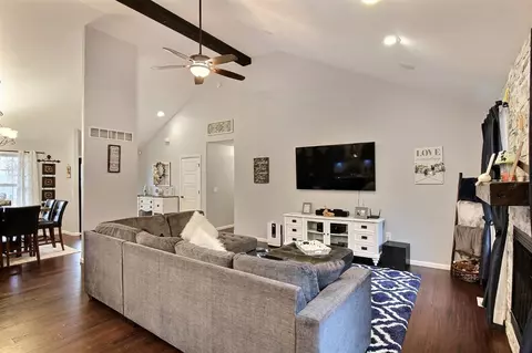 8184 Painted Leaf Dr, De Motte, IN 46310 photo 5