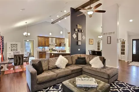 8184 Painted Leaf Dr, De Motte, IN 46310 photo 12