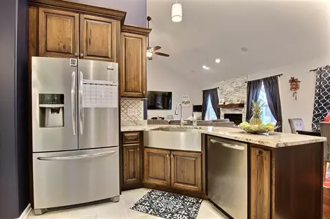 8184 Painted Leaf Dr, De Motte, IN 46310 photo 7
