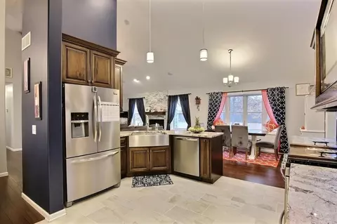 8184 Painted Leaf Dr, De Motte, IN 46310 photo 10