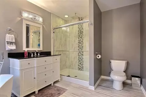 8184 Painted Leaf Dr, De Motte, IN 46310 photo 16