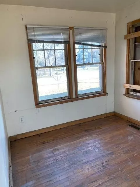 654 Johnson St, Gary, IN 46402 photo 5
