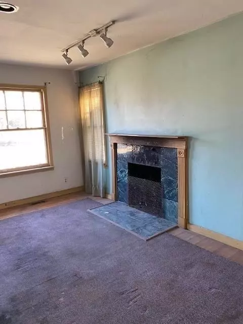 654 Johnson St, Gary, IN 46402 photo 7