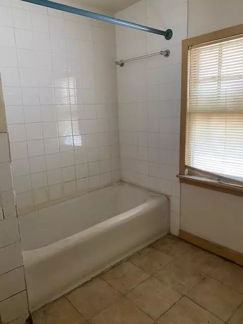 654 Johnson St, Gary, IN 46402 photo 14