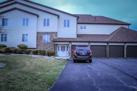 5065 Spinnaker Ln #C, Crown Point, IN 46307 photo 1