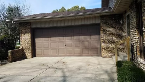 9223 Schafer Dr, Saint John, IN 46373 photo 2