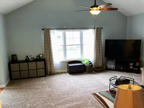 7015 Carolina Ct, Hammond, IN 46323 photo 9