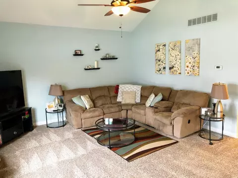 7015 Carolina Ct, Hammond, IN 46323 photo 7