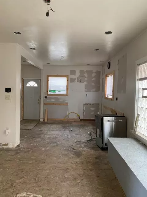 413 Roosevelt St, Gary, IN 46404 photo 9