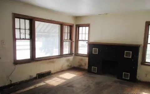 312 Johnson St, Gary, IN 46402 photo 2