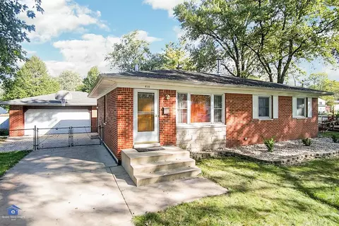 610 James Pl, Griffith, IN 46319 photo 2