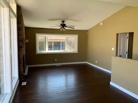 8021 Hickory Ave, Gary, IN 46403 photo 5