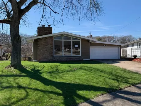 8021 Hickory Ave, Gary, IN 46403 photo 2