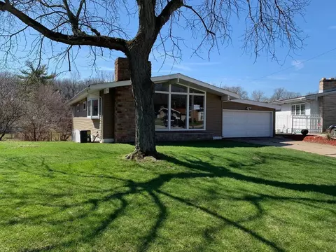 8021 Hickory Ave, Gary, IN 46403 photo 1