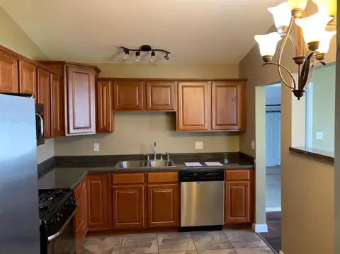 8021 Hickory Ave, Gary, IN 46403 photo 10