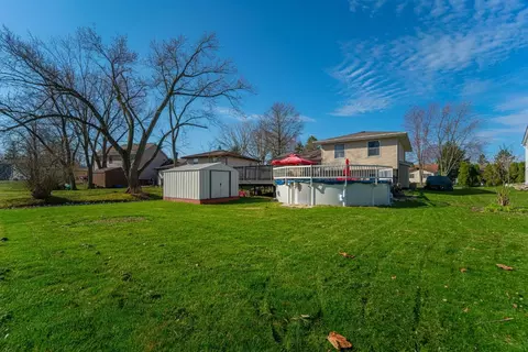 3255 Rustic Ln, Crown Point, IN 46307 photo 2