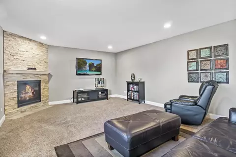 9768 Tulip Ln, Saint John, IN 46373 photo 11