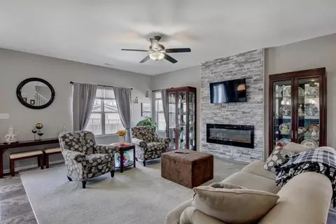 228 Sweetbriar Ct, Lowell, IN 46356 photo 3