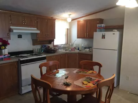 4085 Heritage Dr, Wheatfield, IN 46392 photo 2