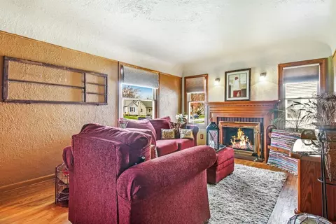 225 N Harvey St, Griffith, IN 46319 photo 4