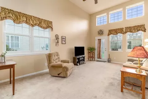 8023 Knickerbocker Pl, Dyer, IN 46311 photo 3