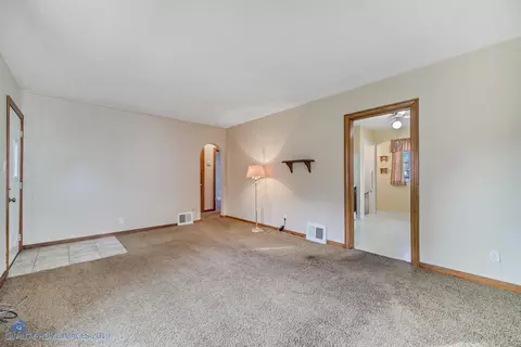 8316 Walnut Dr, Munster, IN 46321 photo 4