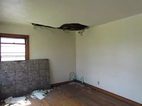 628 Mississippi St, Gary, IN 46402 photo 3