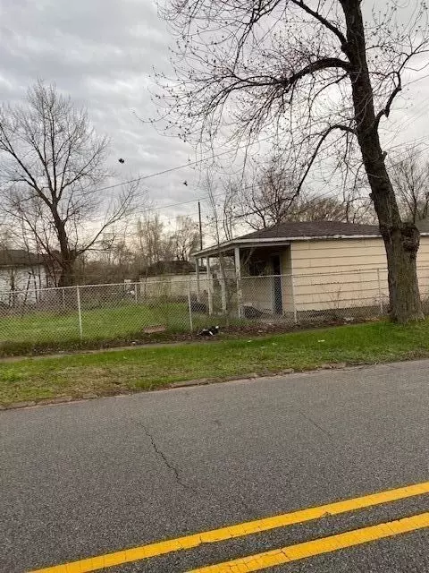 800 Vermont St, Gary, IN 46402 photo 3