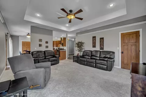 10012 Eagle Ct, De Motte, IN 46310 photo 10