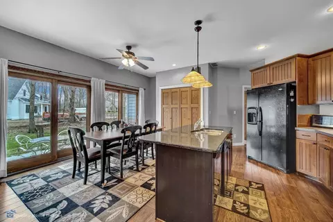 10012 Eagle Ct, De Motte, IN 46310 photo 4