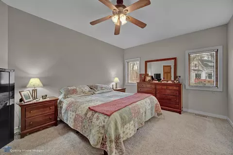 10012 Eagle Ct, De Motte, IN 46310 photo 14