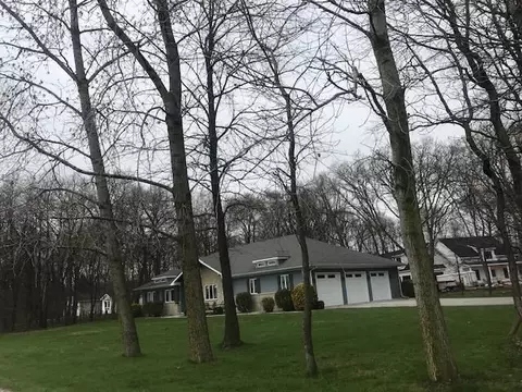 10012 Eagle Ct, De Motte, IN 46310 photo 2