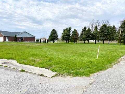 400 W 17th St, Winamac, IN 46996 photo 1