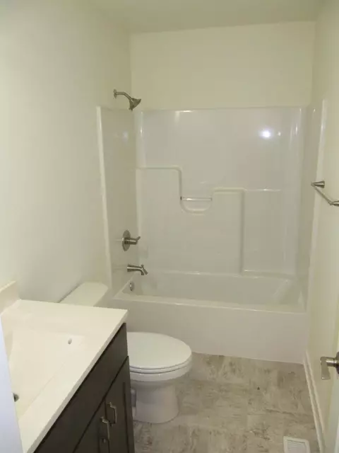 10563 Georgetown Dr, De Motte, IN 46310 photo 26