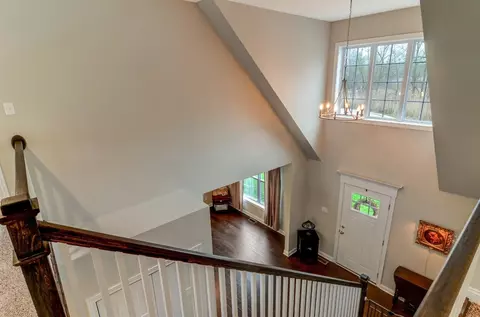 8653 Dena Ct, Saint John, IN 46373 photo 4