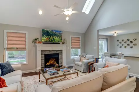 8653 Dena Ct, Saint John, IN 46373 photo 9