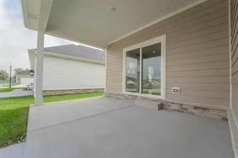 945 Hayfield Cir, Crown Point, IN 46307 photo 4