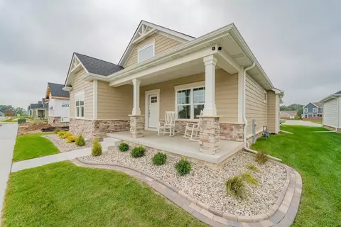 945 Hayfield Cir, Crown Point, IN 46307 photo 3