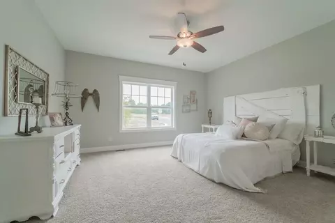 945 Hayfield Cir, Crown Point, IN 46307 photo 7