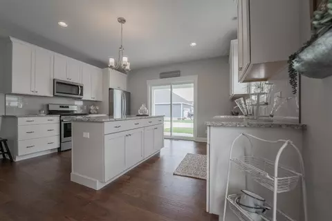945 Hayfield Cir, Crown Point, IN 46307 photo 12