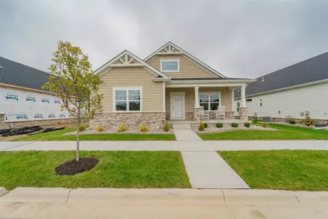 945 Hayfield Cir, Crown Point, IN 46307 photo 2