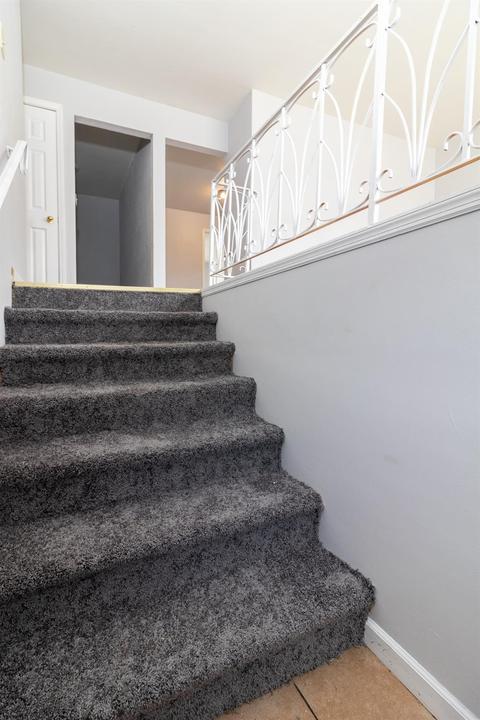 332 Minter Dr, Griffith, IN 46319 photo 4