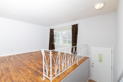 332 Minter Dr, Griffith, IN 46319 photo 5