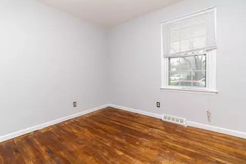 332 Minter Dr, Griffith, IN 46319 photo 17
